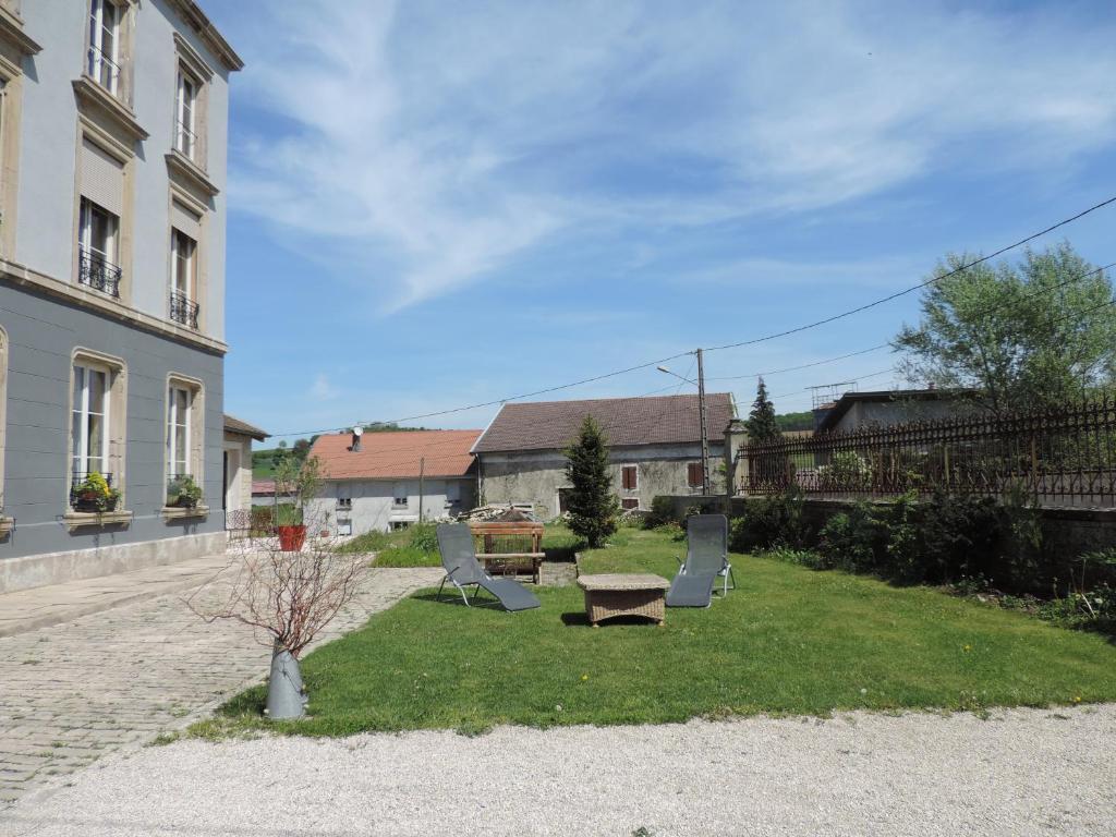 Le Jardin Des Lys Bed & Breakfast Gemmelaincourt Bagian luar foto